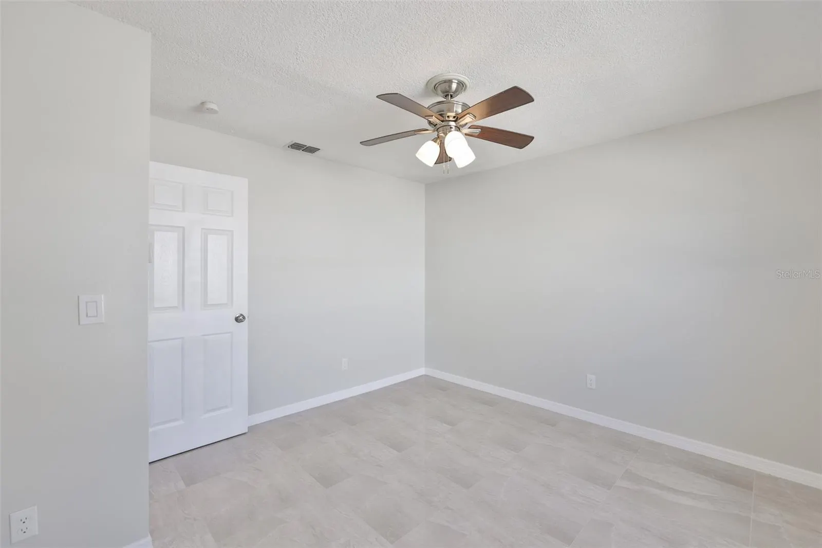 6523 KING PALM WAY