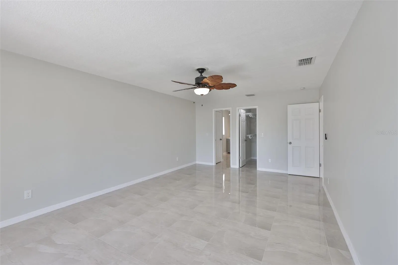 6523 KING PALM WAY