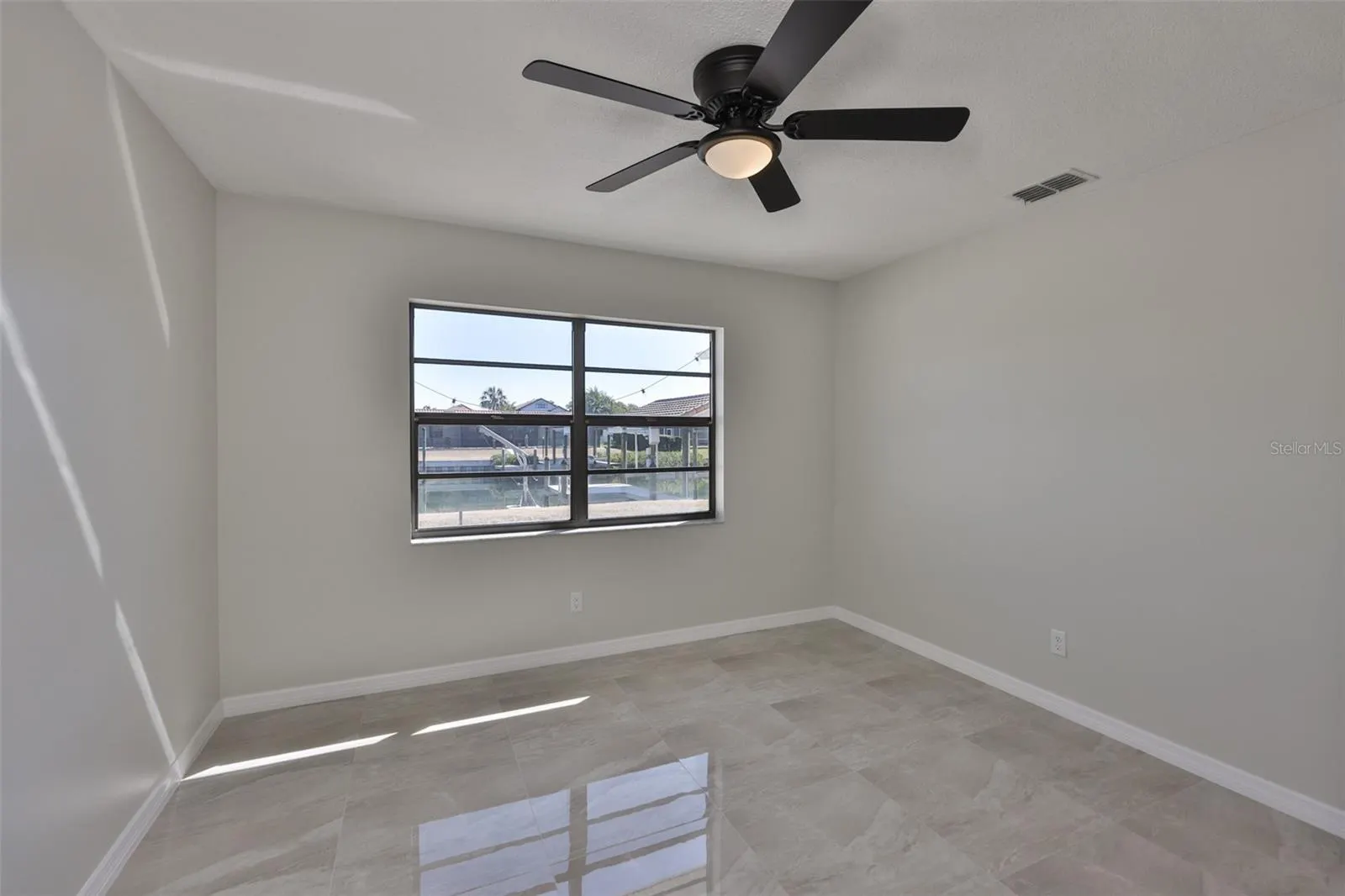 6523 KING PALM WAY