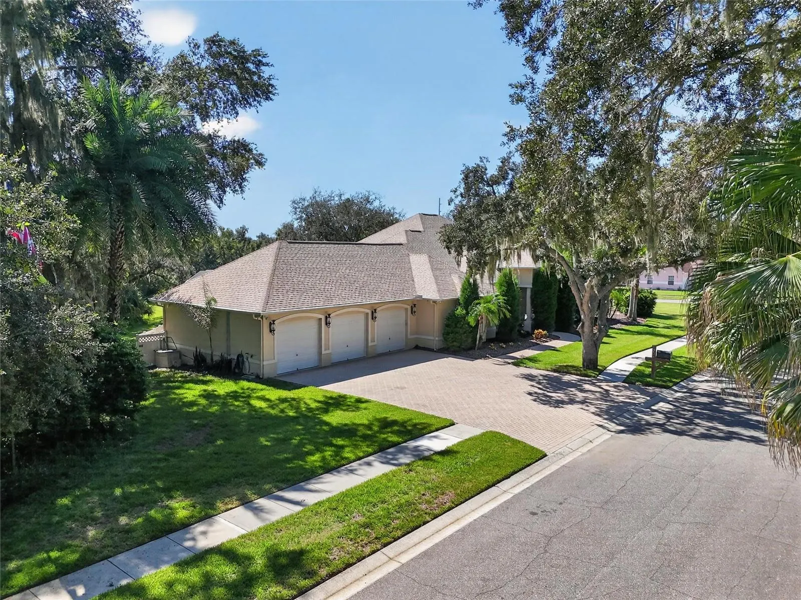 1009 EMERALD CREEK DR