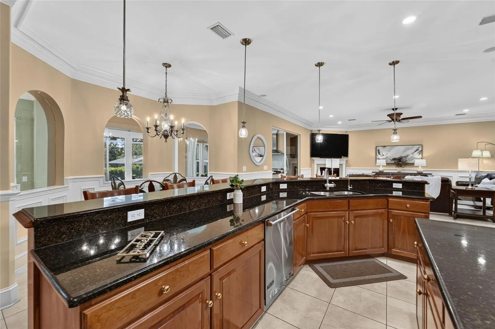 1009 EMERALD CREEK DR