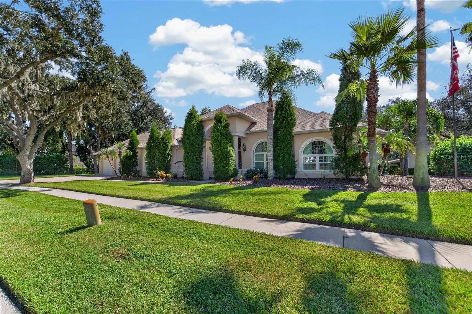 1009 EMERALD CREEK DR