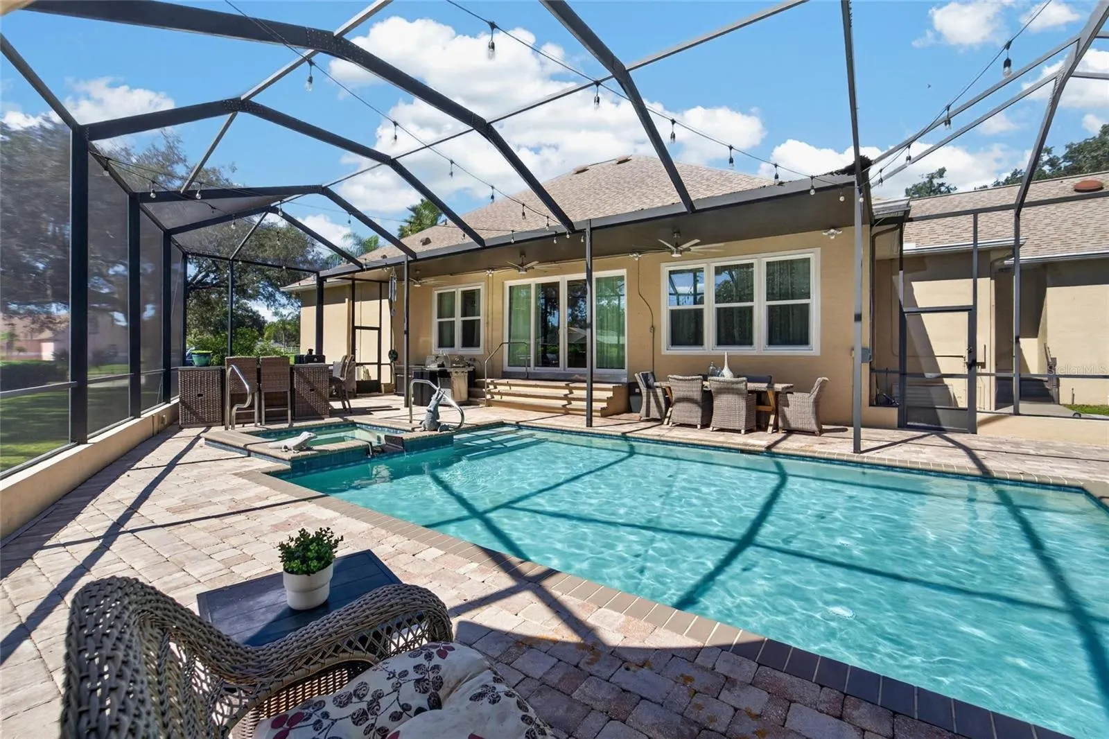 1009 EMERALD CREEK DR