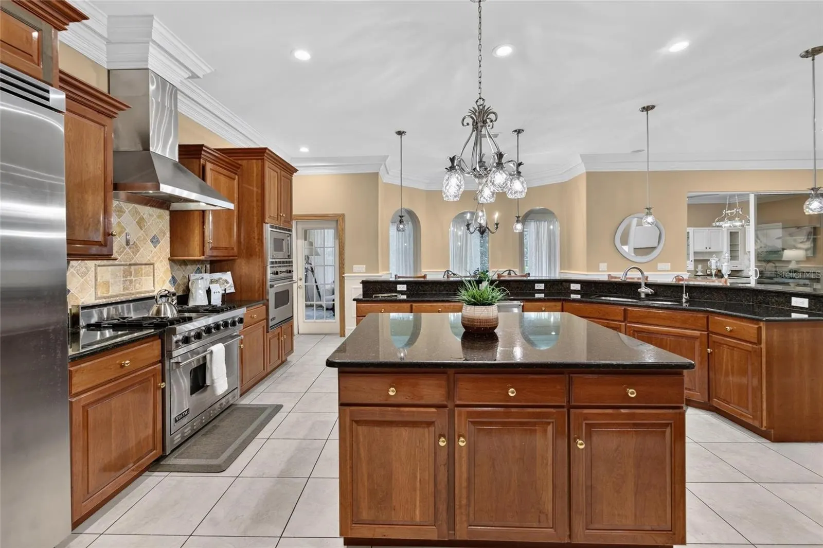 1009 EMERALD CREEK DR