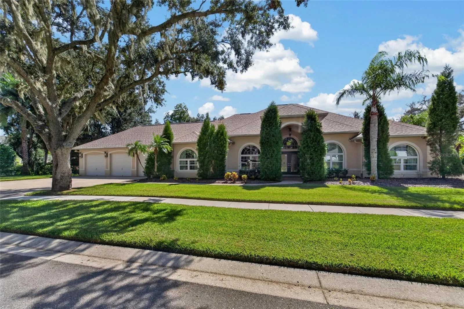 1009 EMERALD CREEK DR
