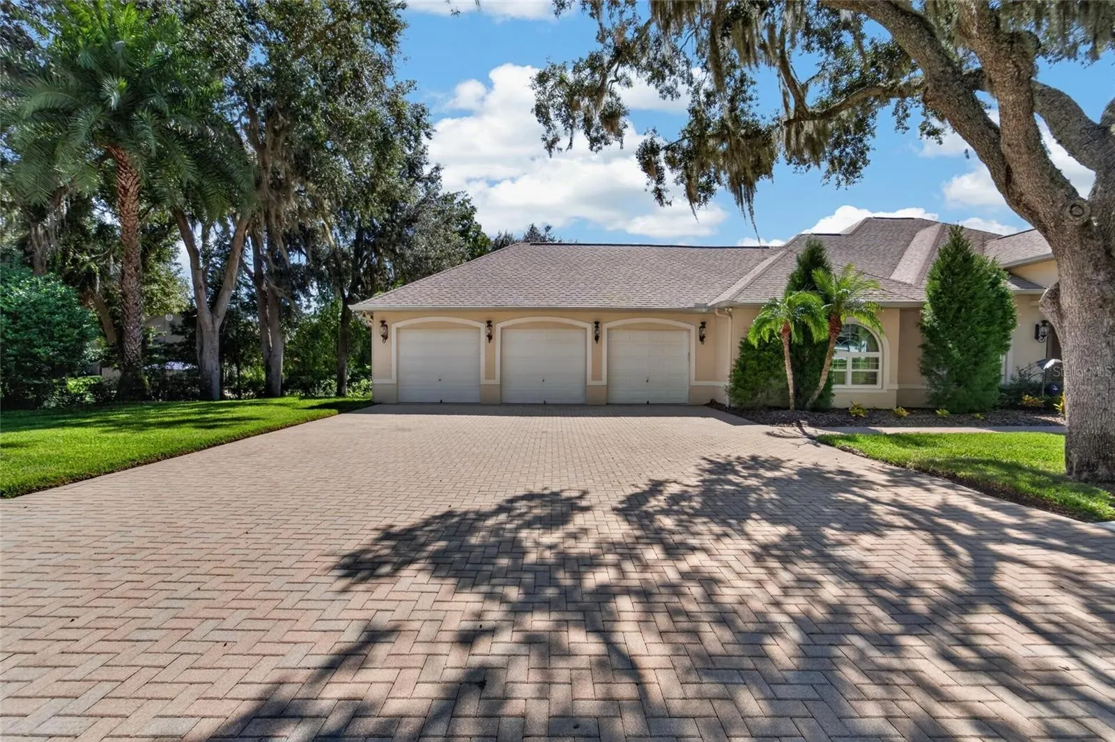 1009 EMERALD CREEK DR