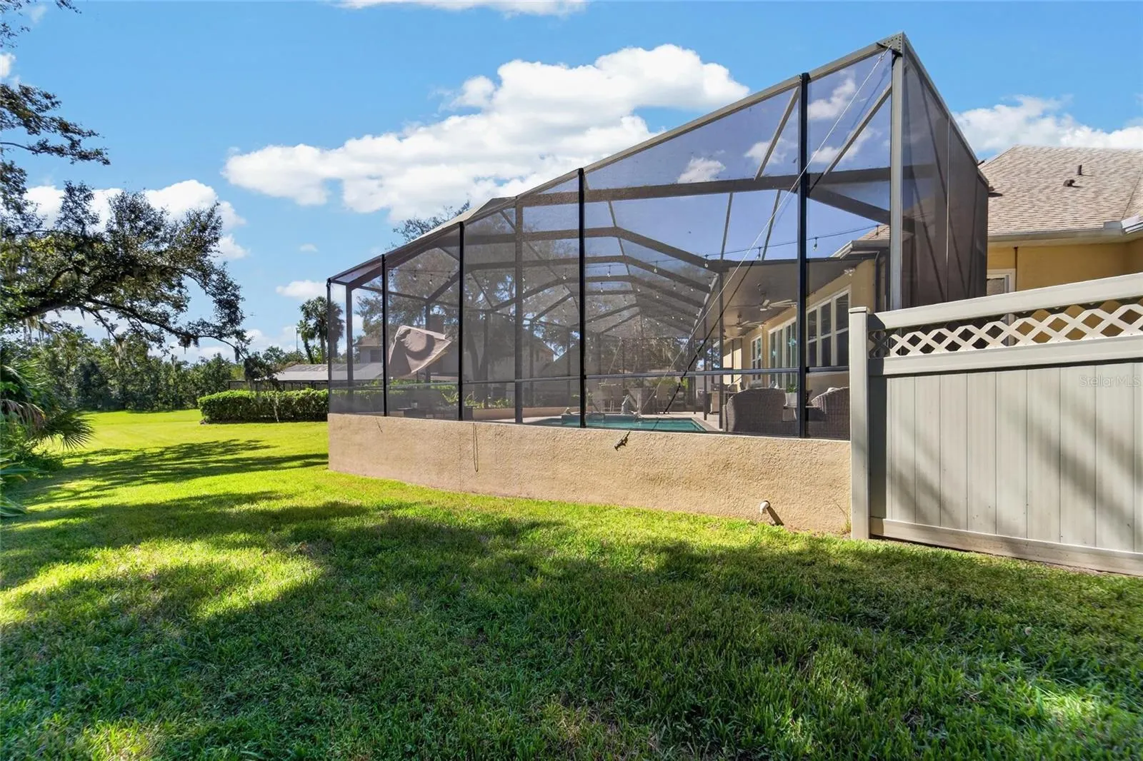 1009 EMERALD CREEK DR