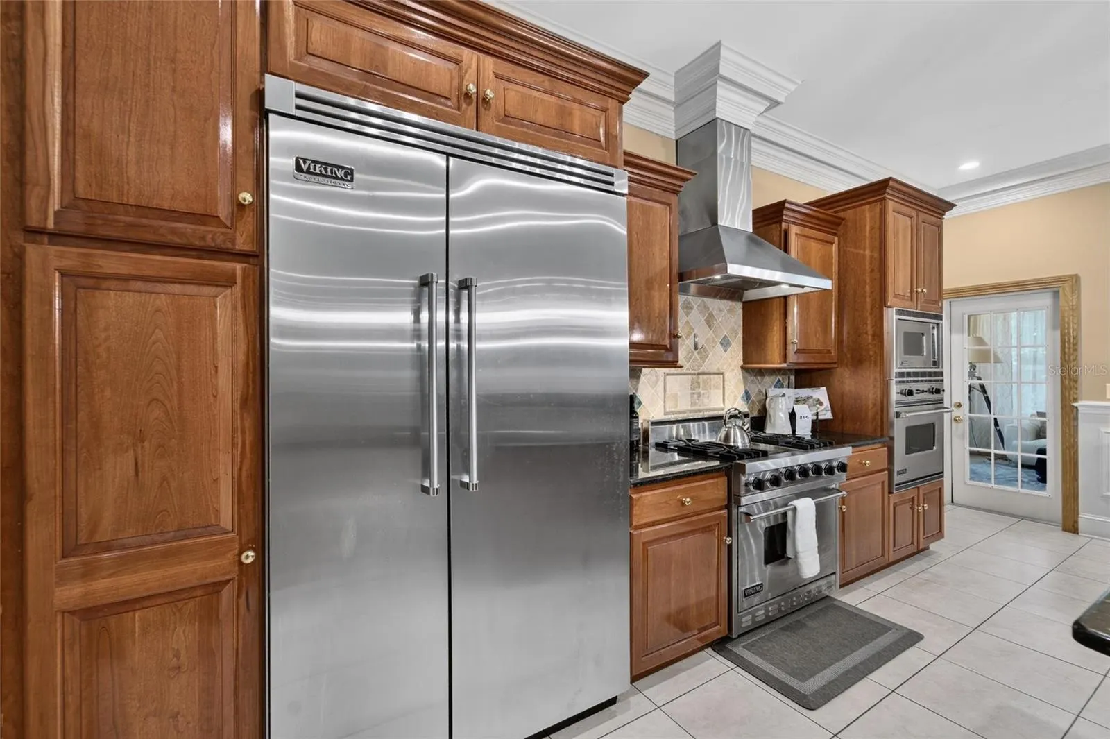 1009 EMERALD CREEK DR
