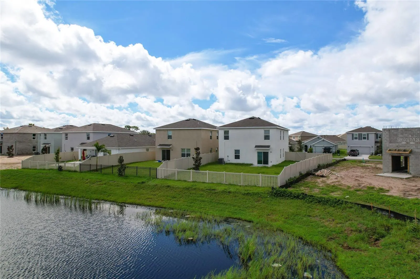 16506 MOSAIC OAR DR