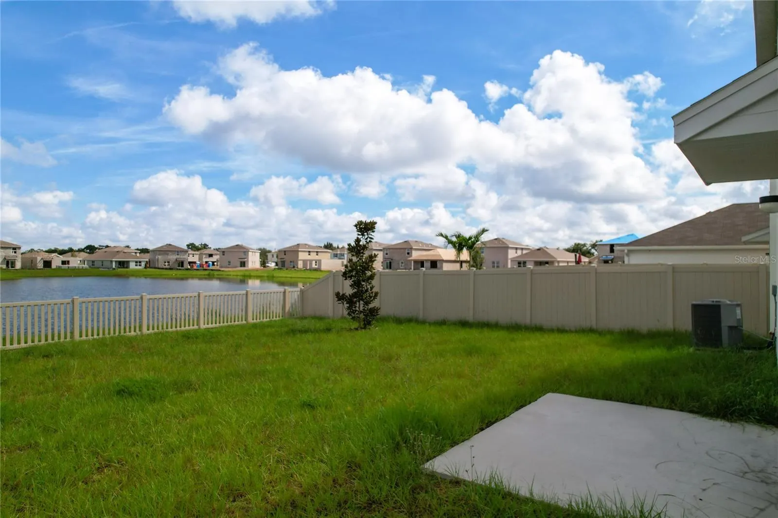 16506 MOSAIC OAR DR
