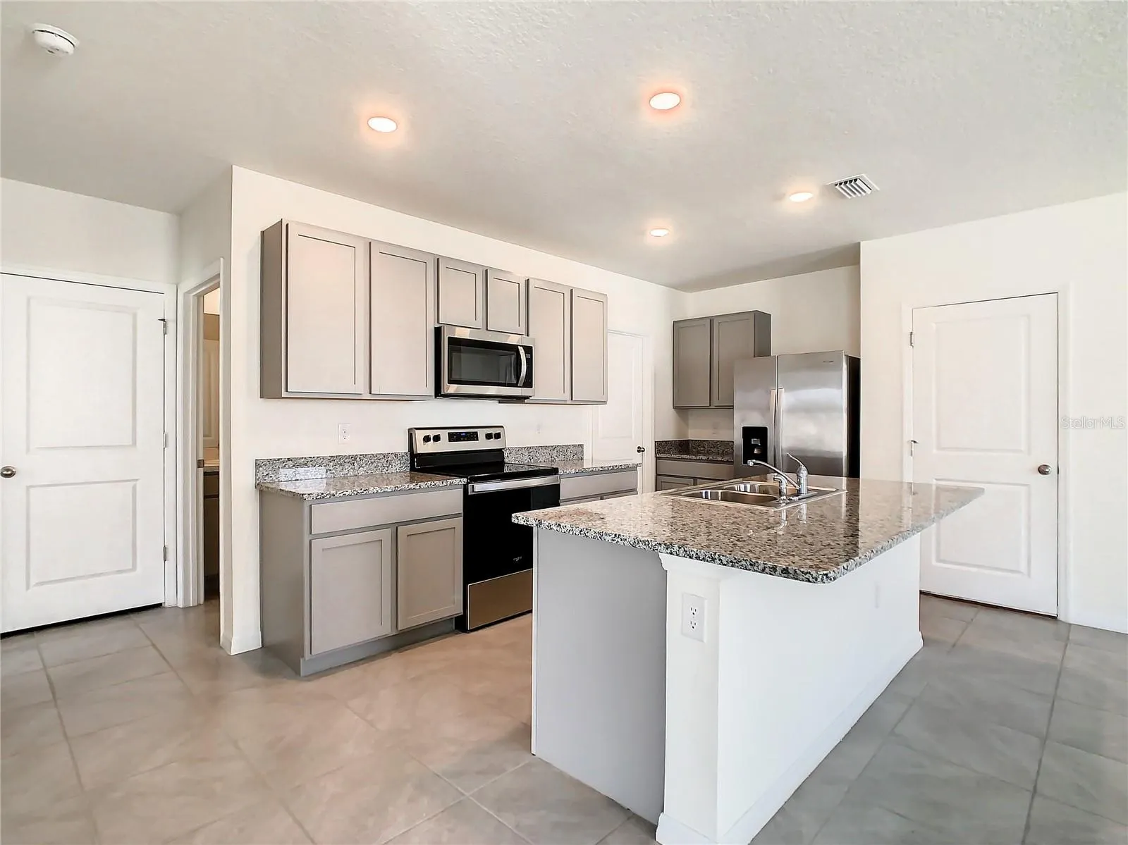 16506 MOSAIC OAR DR