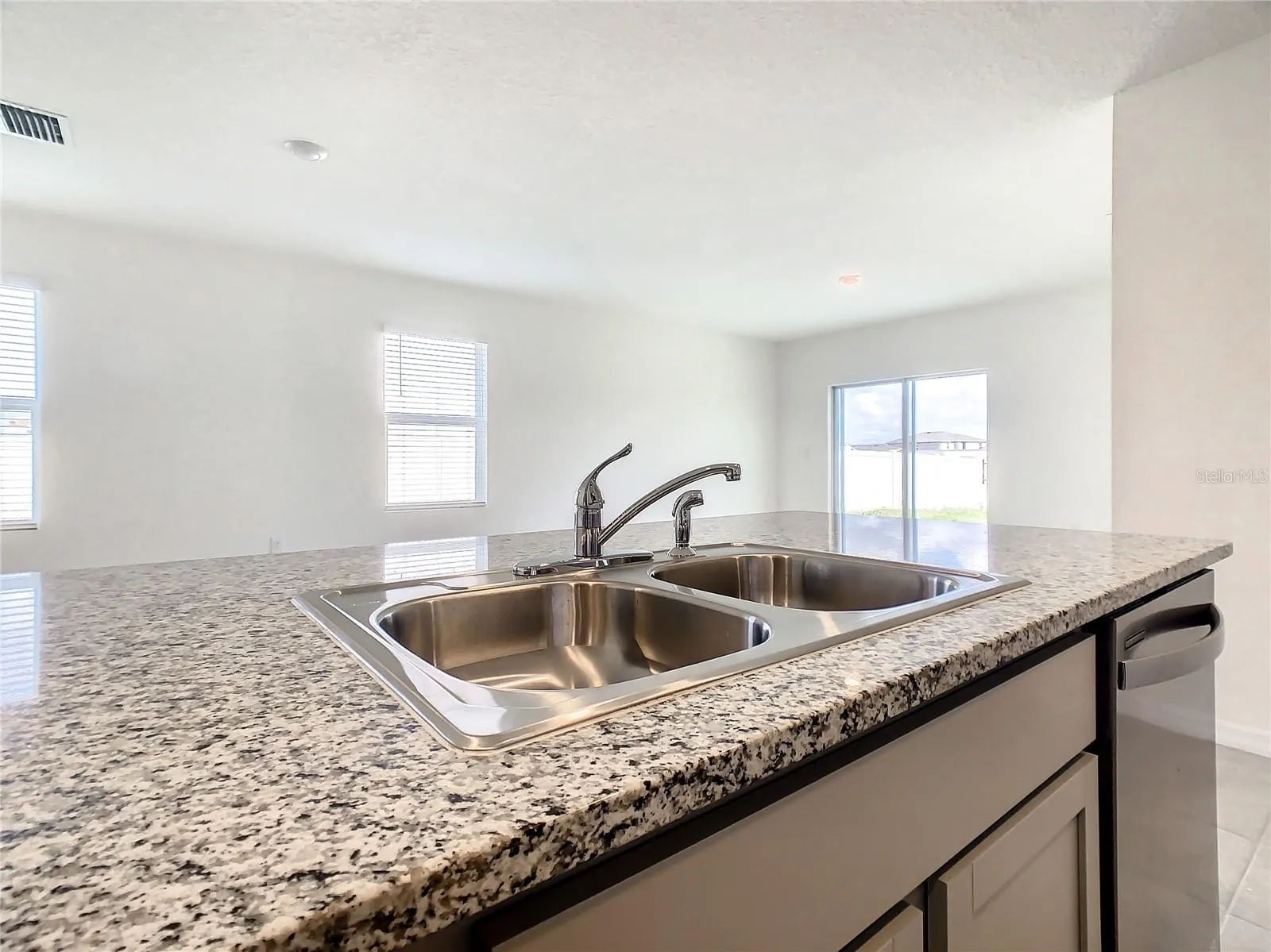 16506 MOSAIC OAR DR