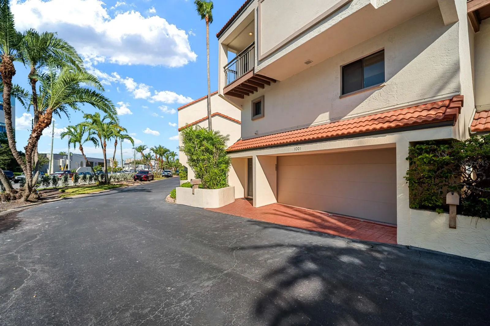240 WINDWARD PSGE #1001 #1001