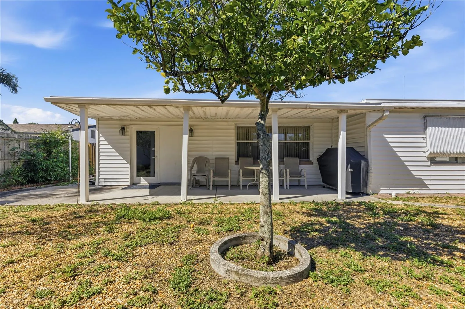 1042 VIKING DR
