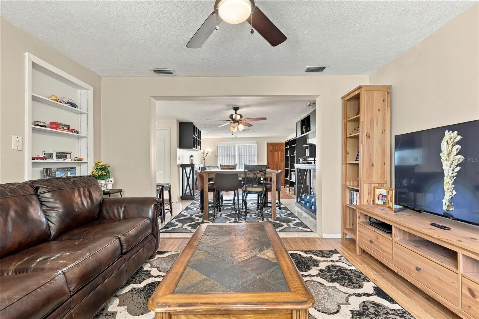 1042 VIKING DR