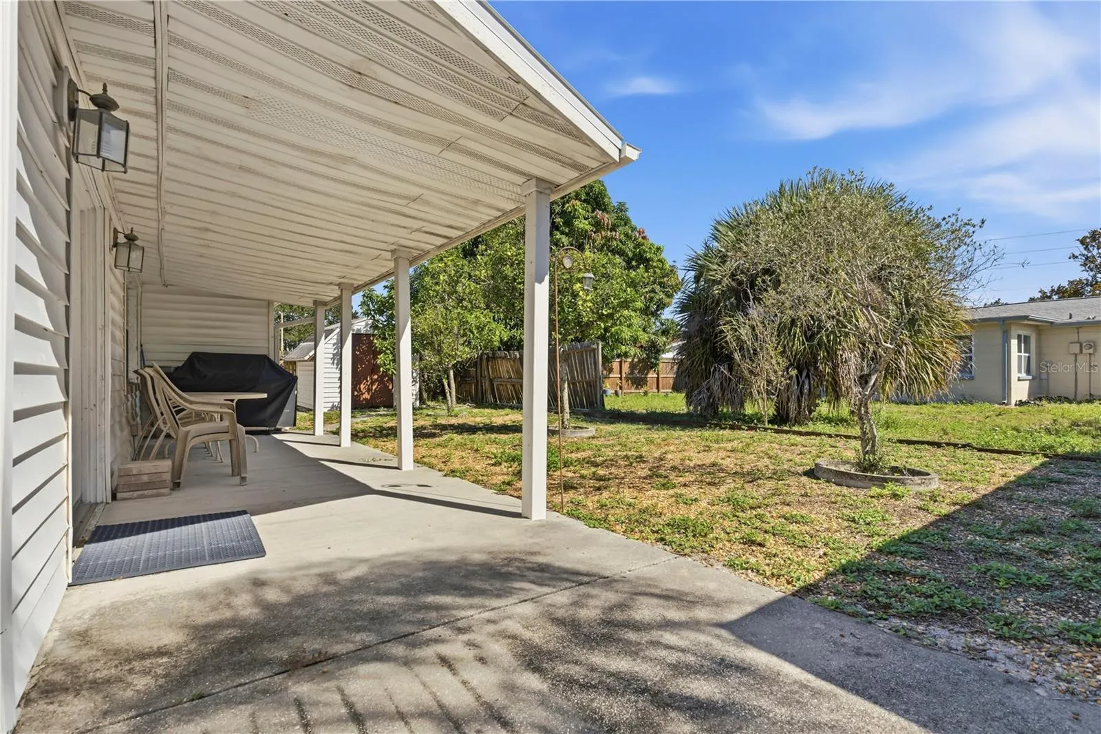 1042 VIKING DR