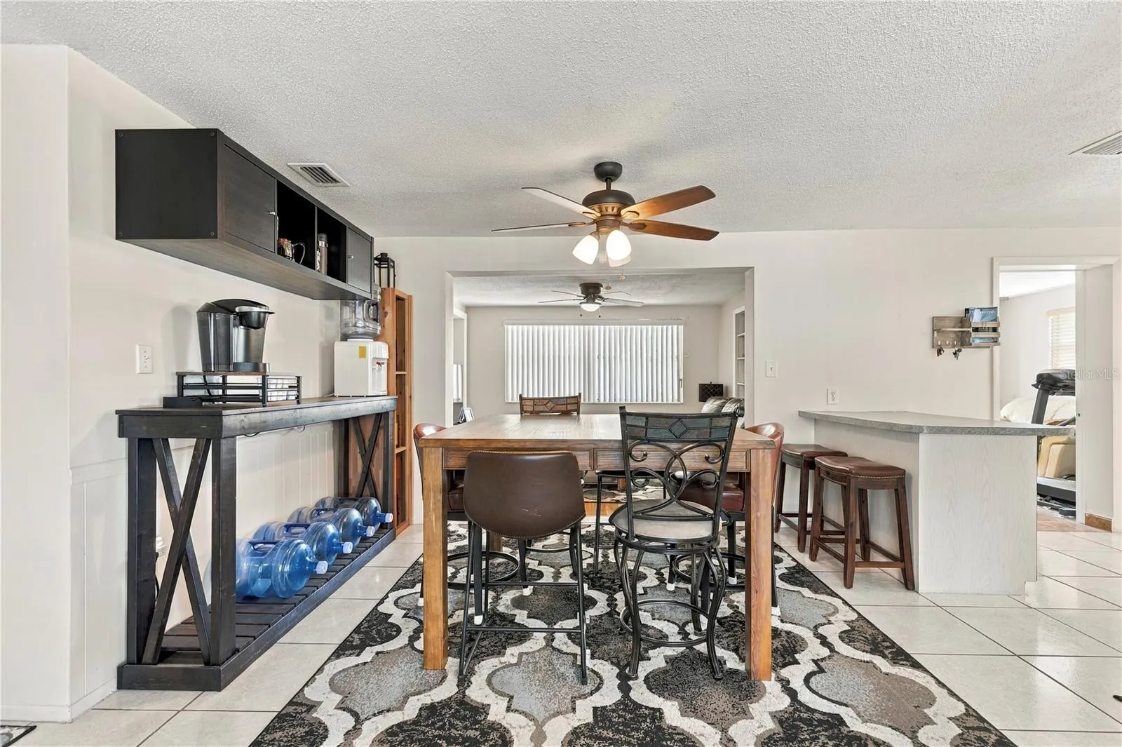 1042 VIKING DR