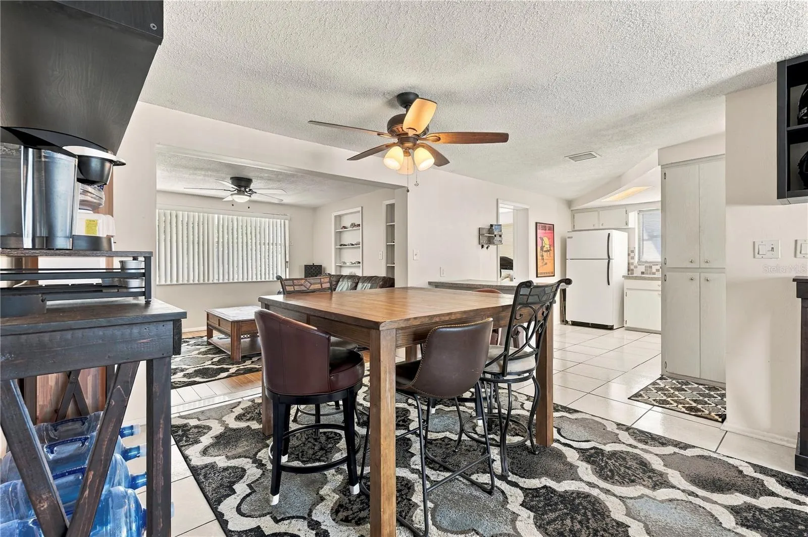 1042 VIKING DR