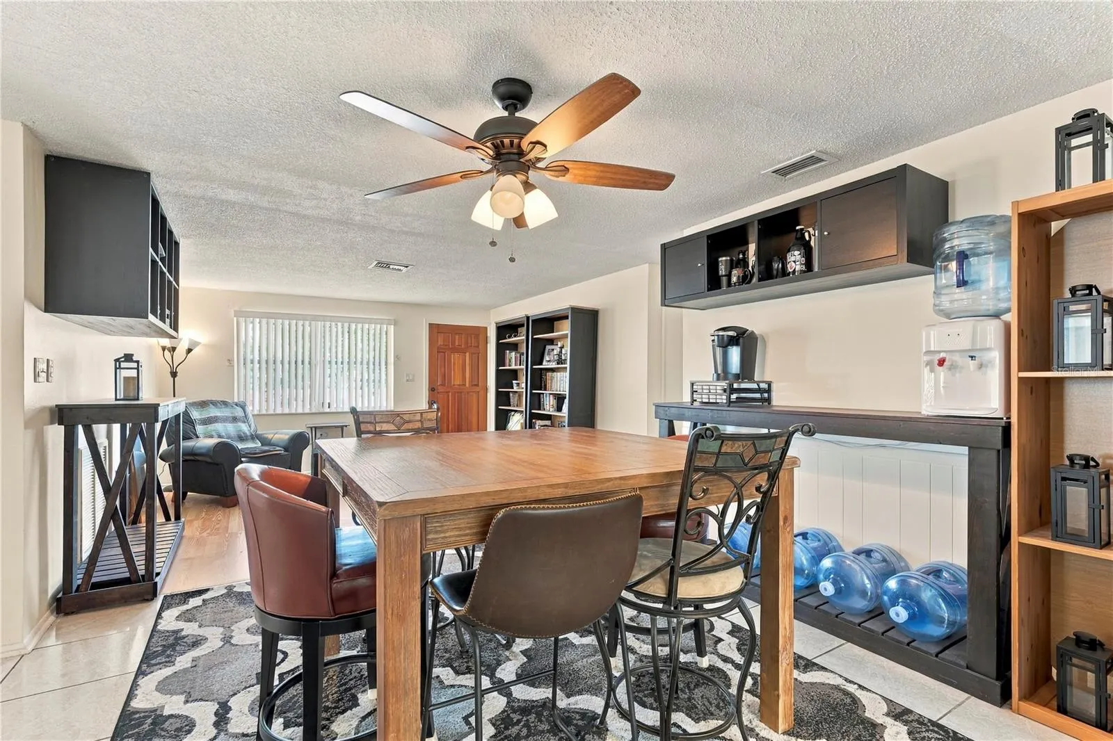 1042 VIKING DR