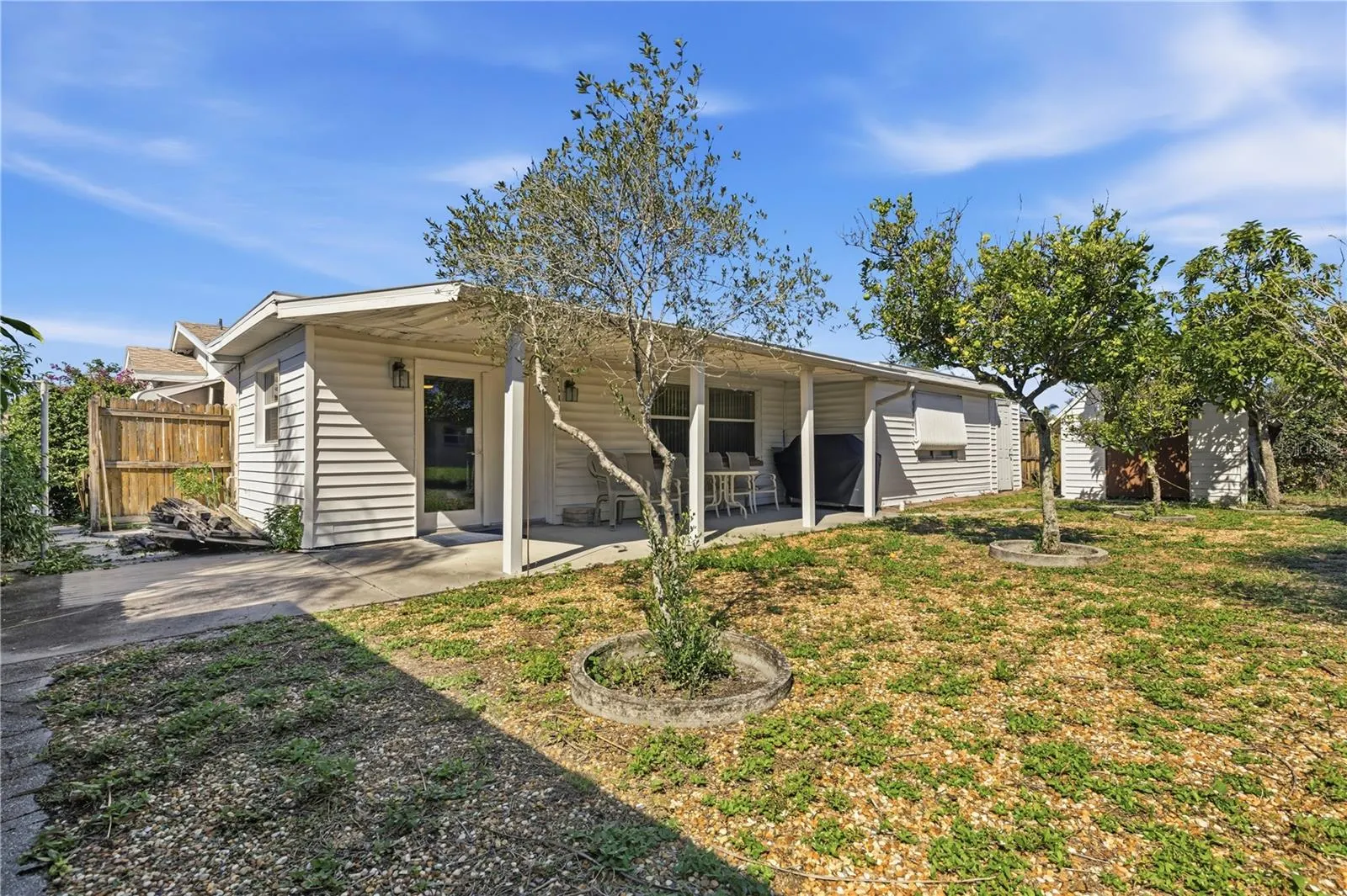 1042 VIKING DR