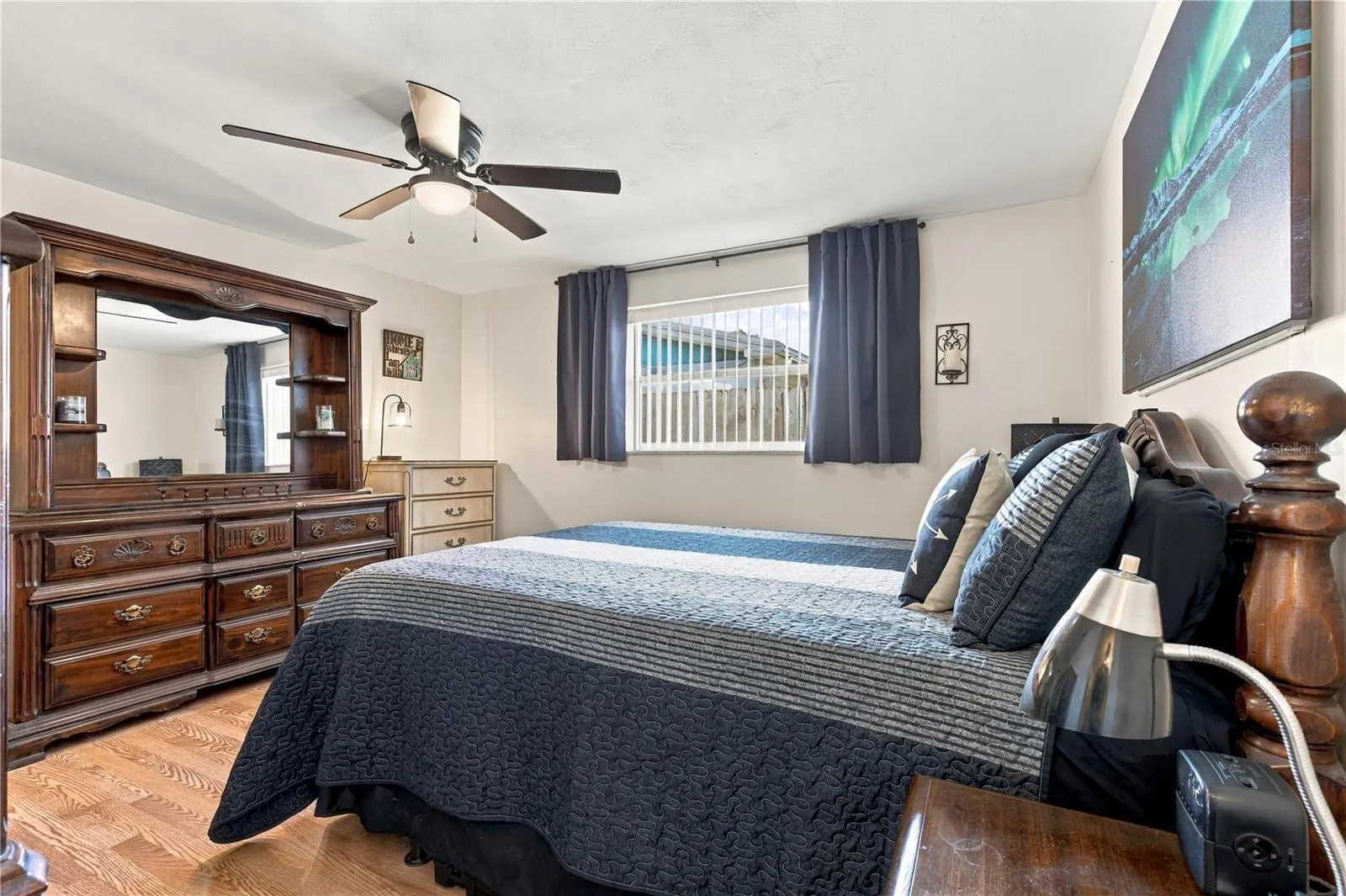 1042 VIKING DR
