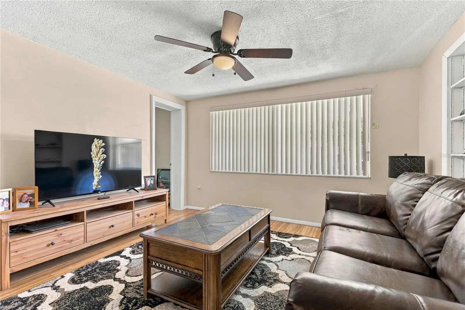 1042 VIKING DR