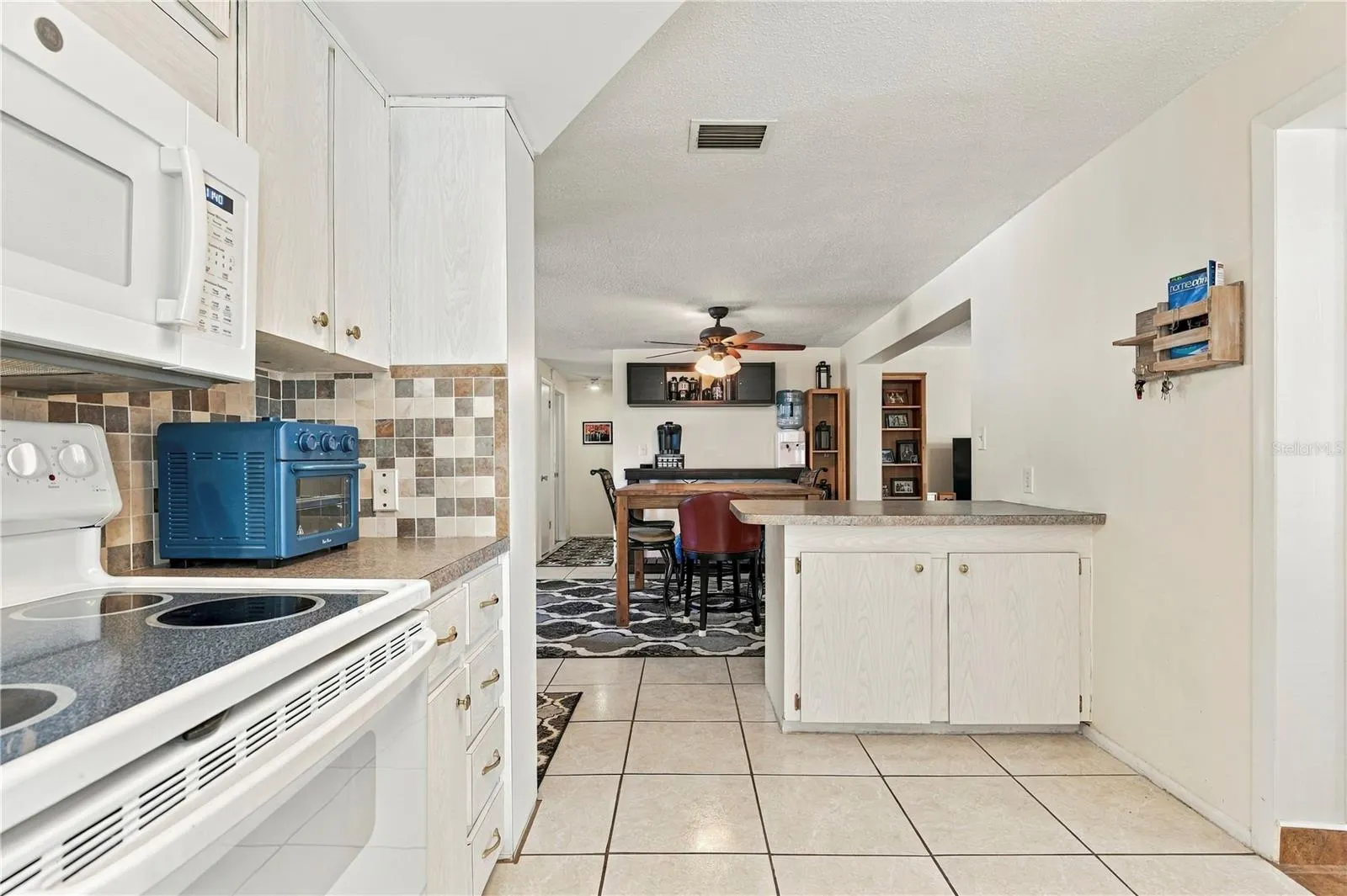 1042 VIKING DR
