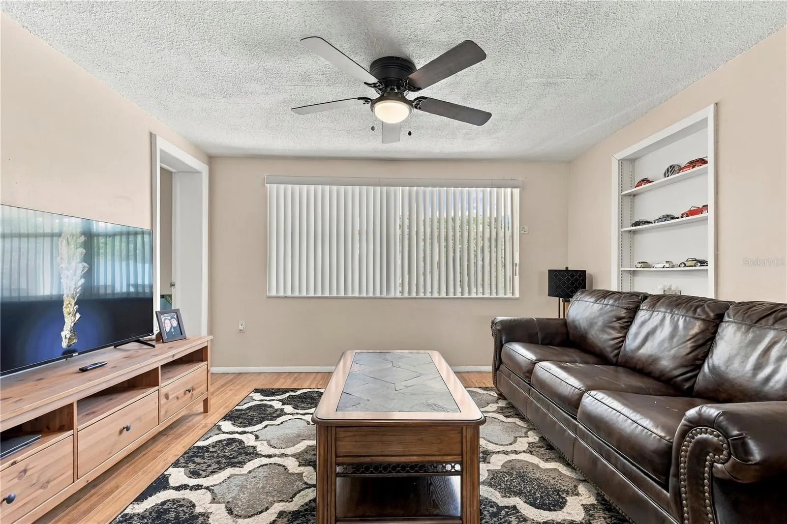 1042 VIKING DR