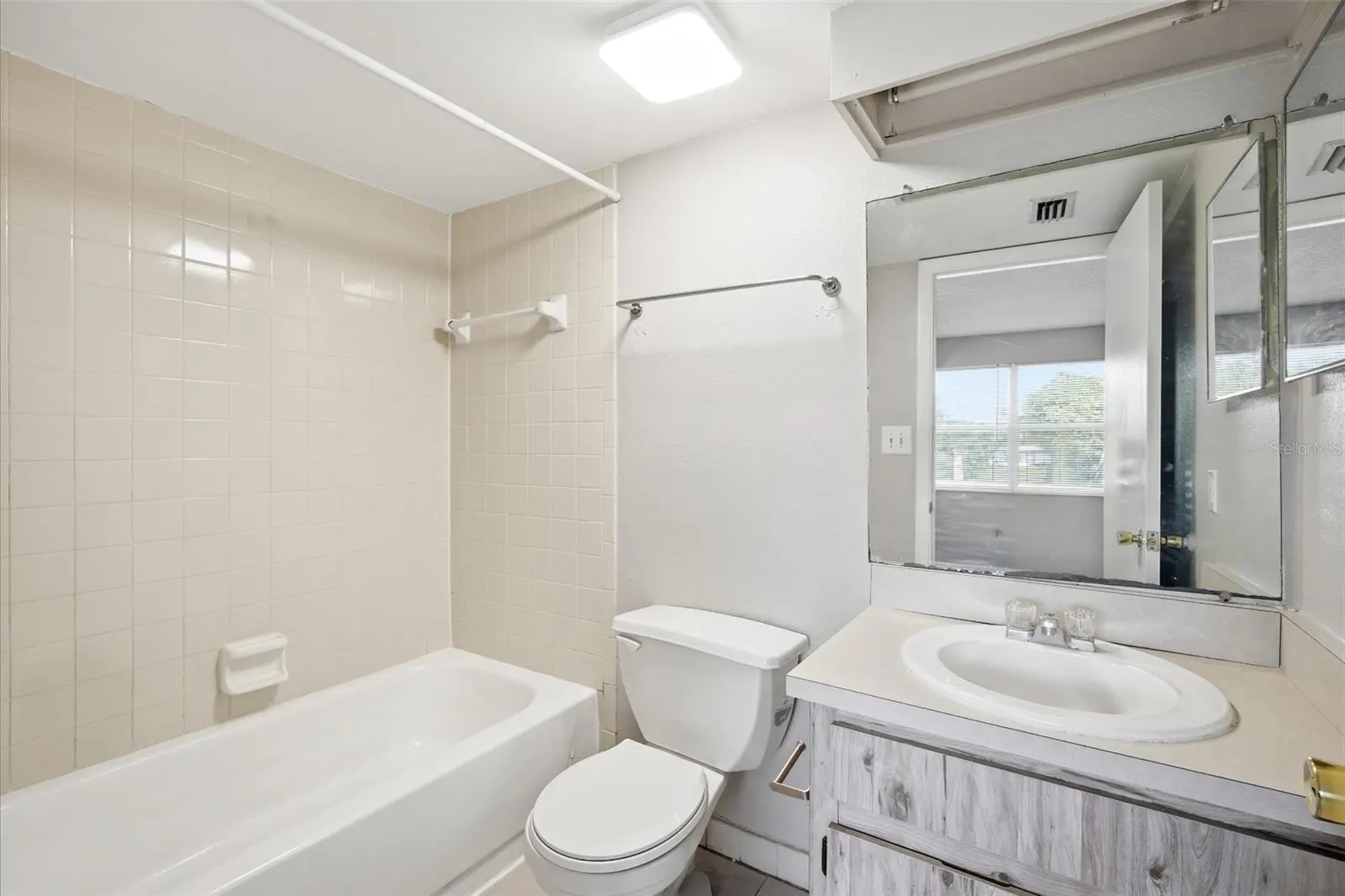 5046 TERRACE PALMS CIR #101 #101
