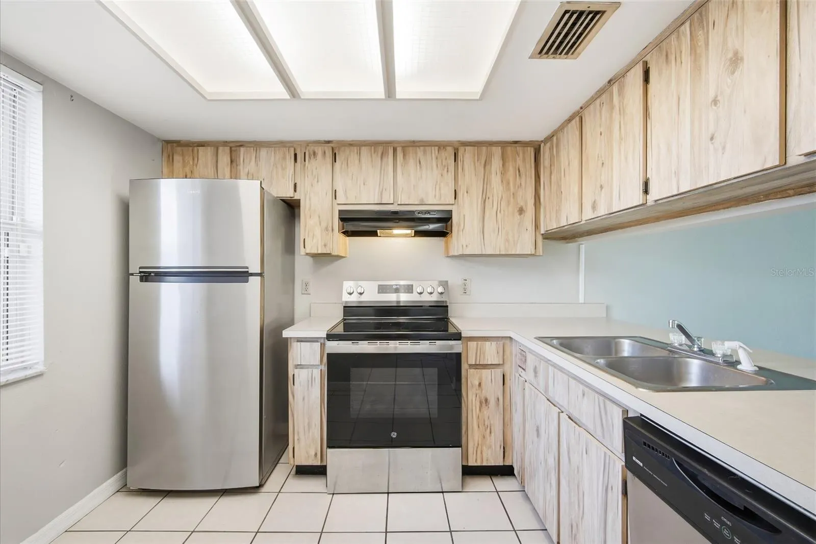 5046 TERRACE PALMS CIR #101 #101