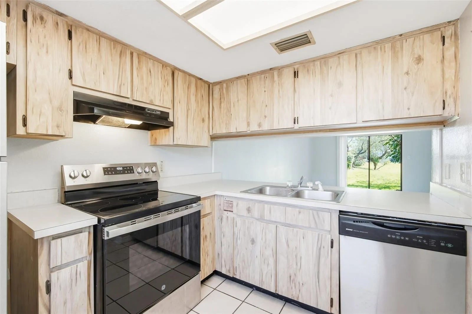 5046 TERRACE PALMS CIR #101 #101