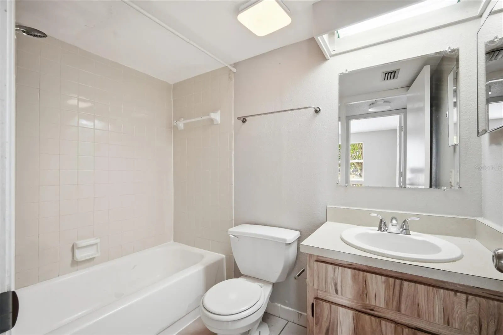 5046 TERRACE PALMS CIR #101 #101