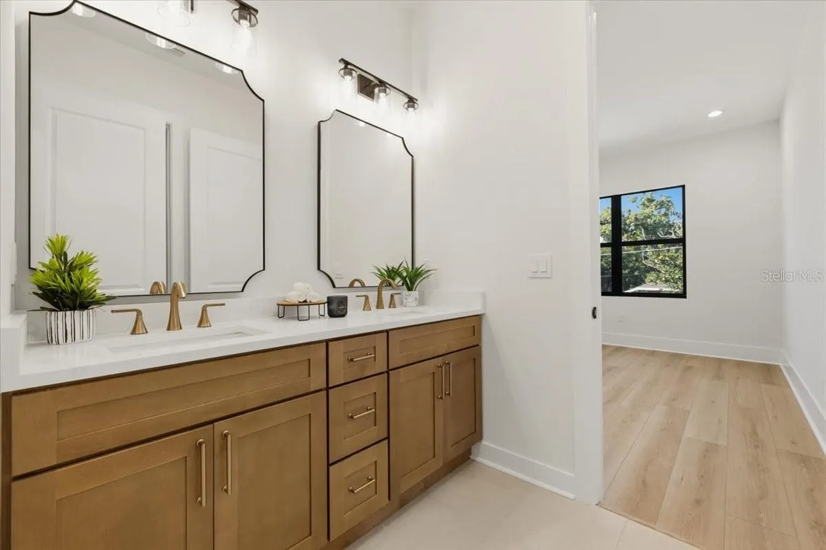 809 E LOUISIANA AVE #2 #2