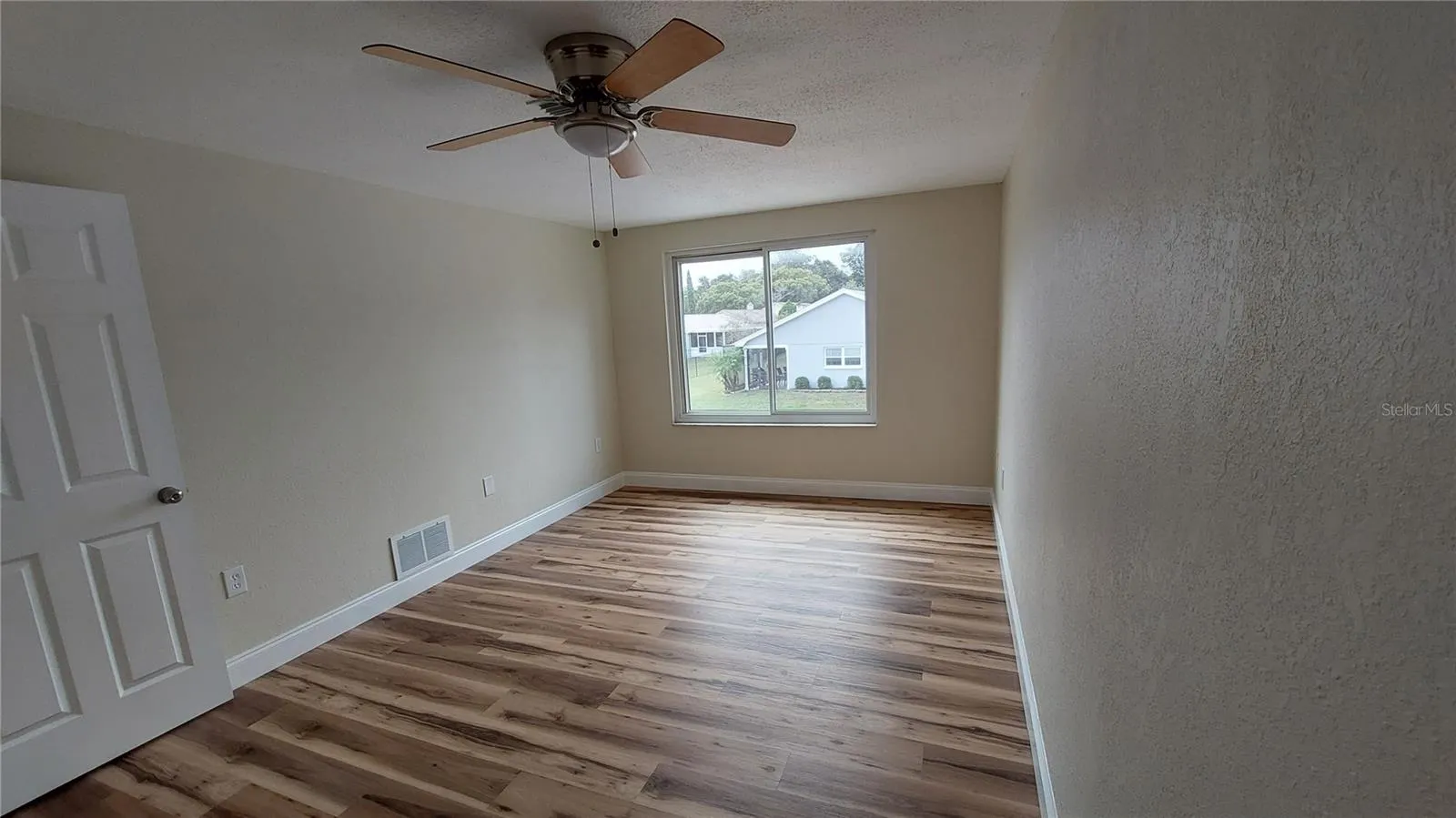 12204 LONGSTRAP LN