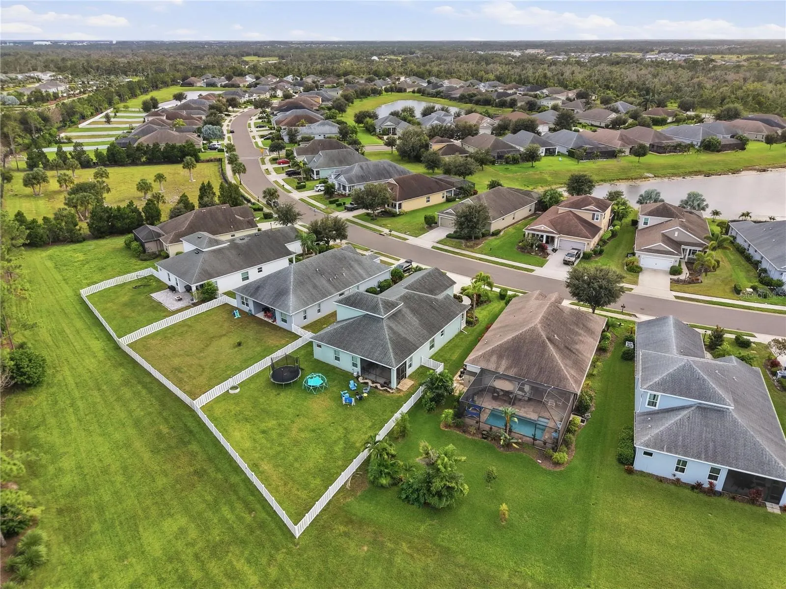 1322 THORNBURY DR