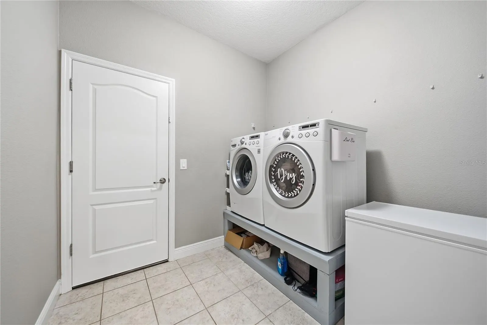 1322 THORNBURY DR