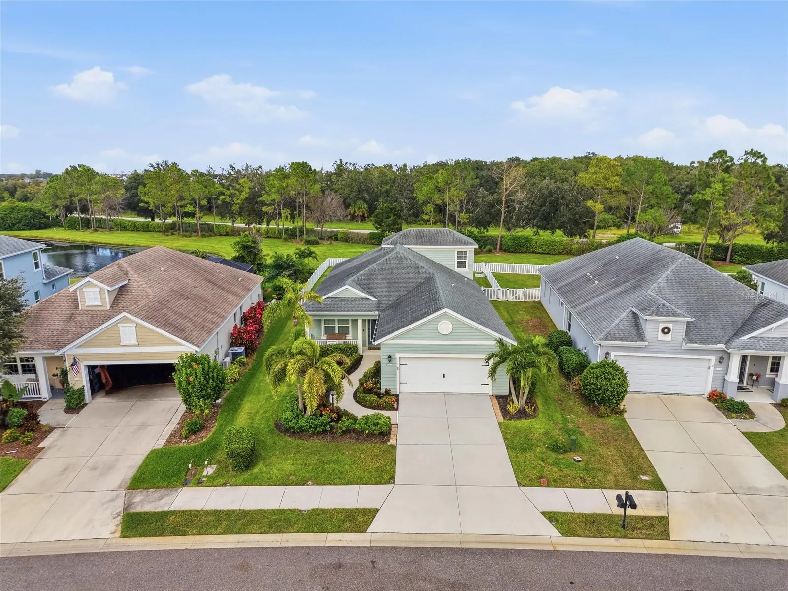 1322 THORNBURY DR