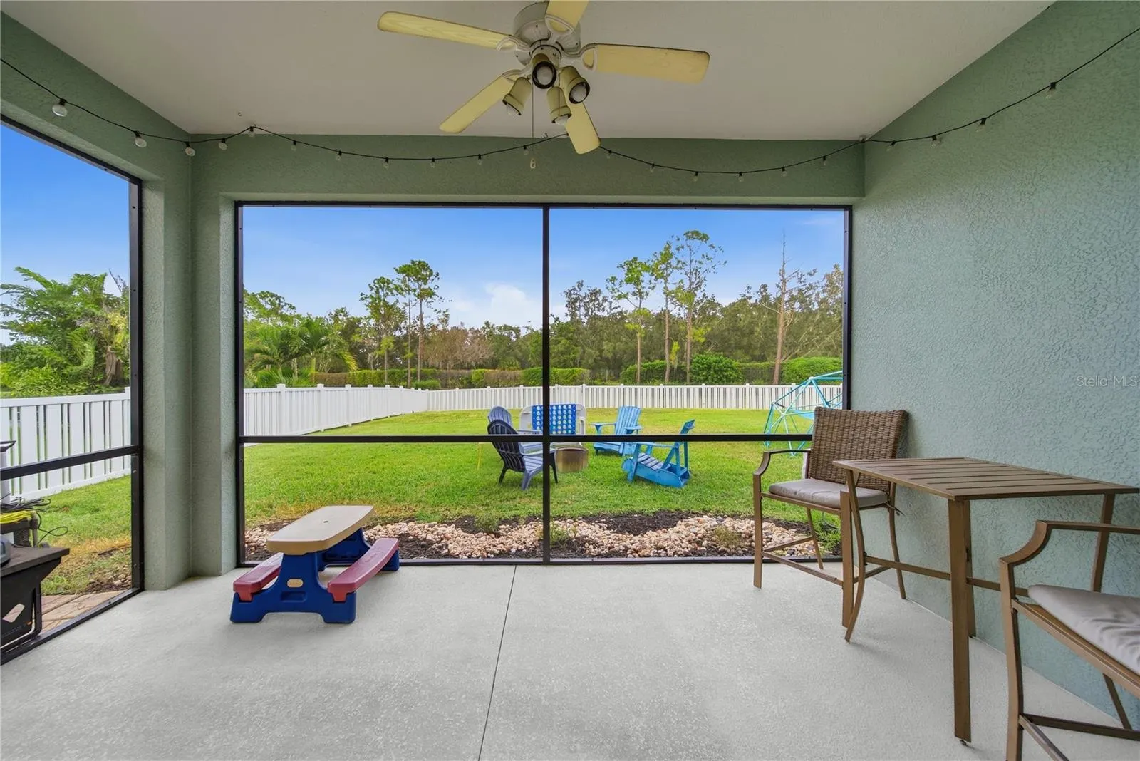 1322 THORNBURY DR