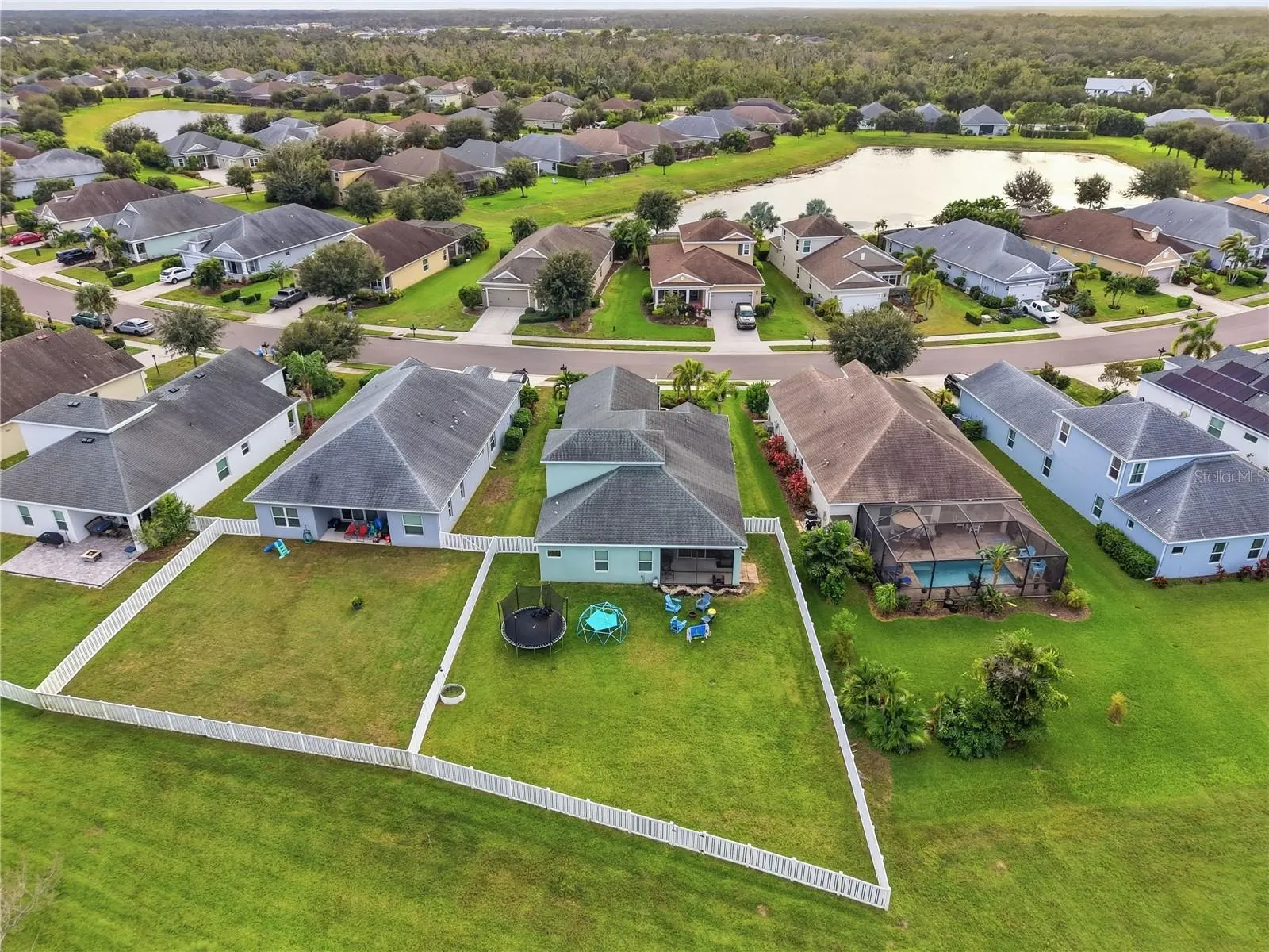 1322 THORNBURY DR