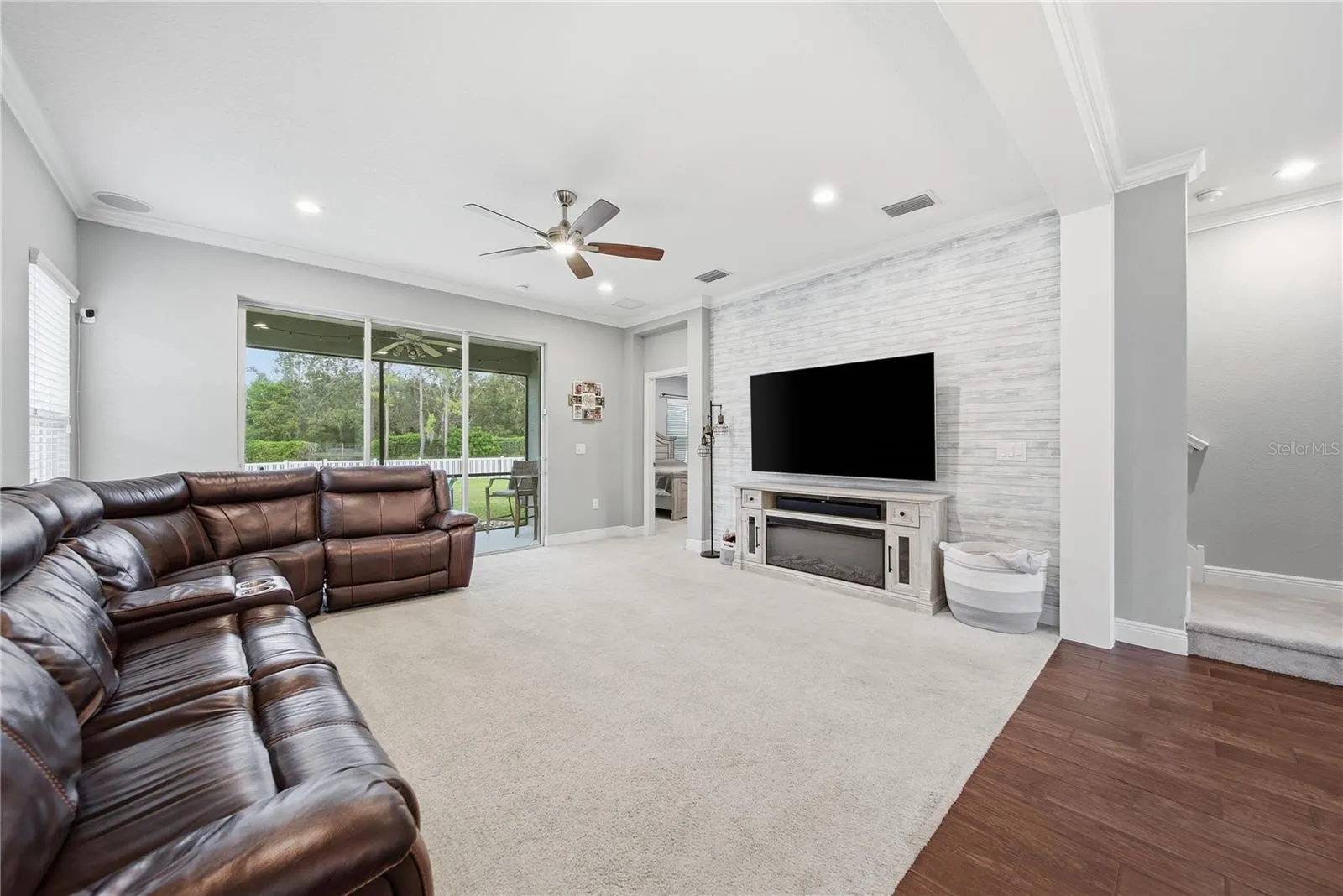 1322 THORNBURY DR