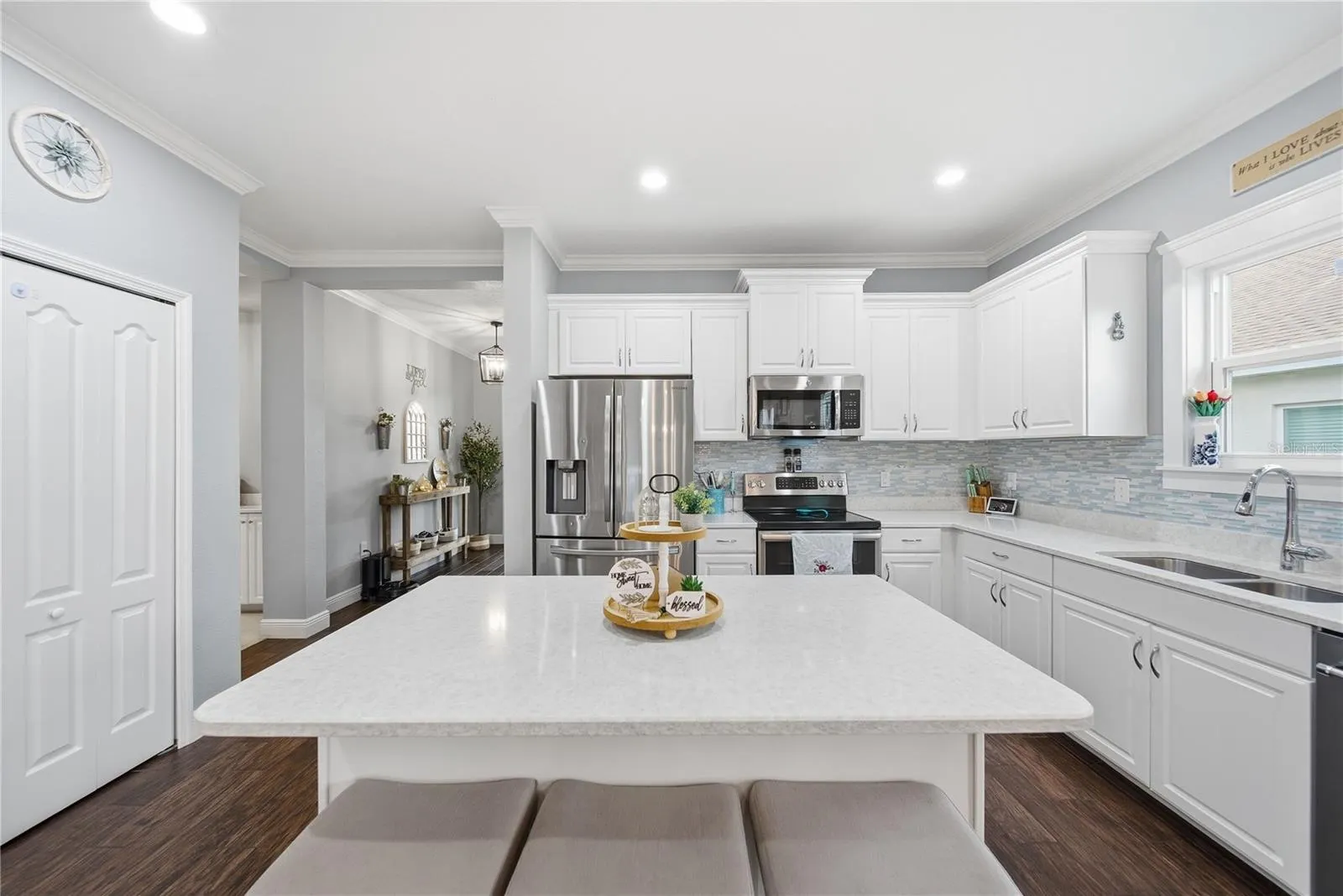 1322 THORNBURY DR