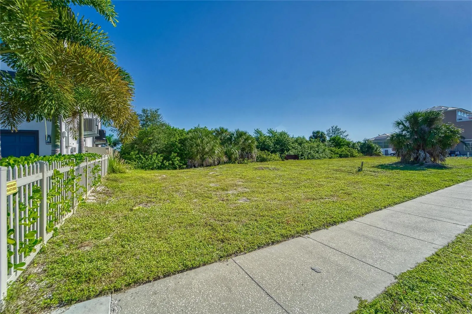 APOLLO BEACH BLVD