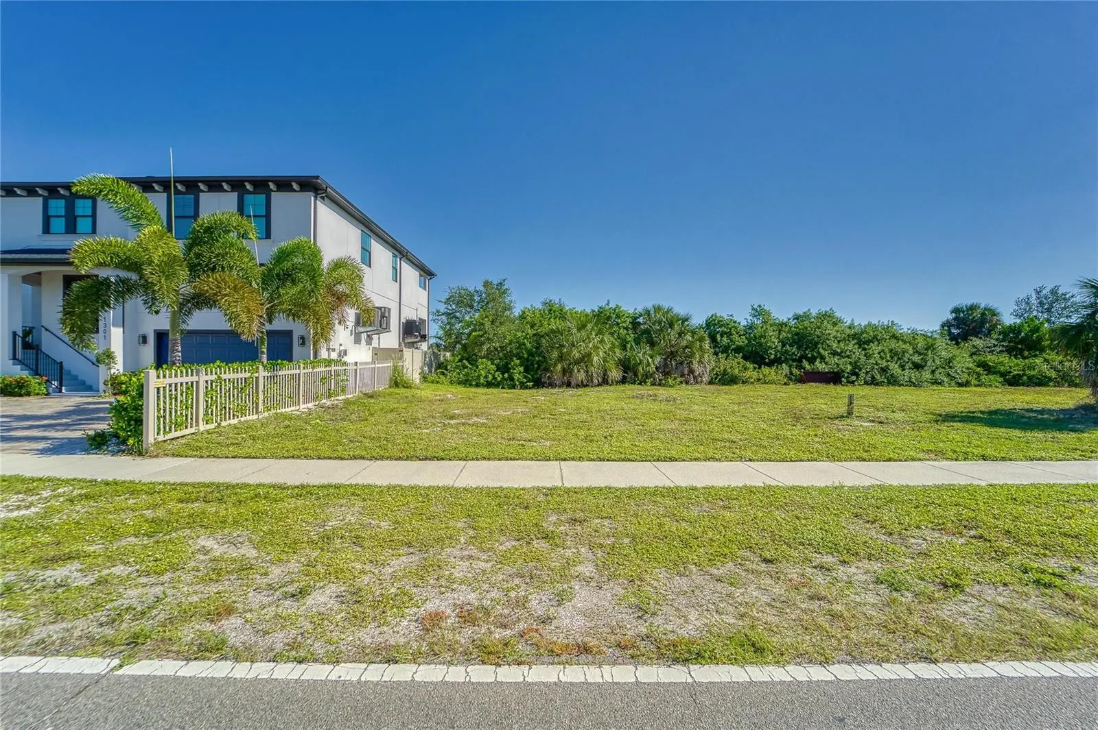 APOLLO BEACH BLVD