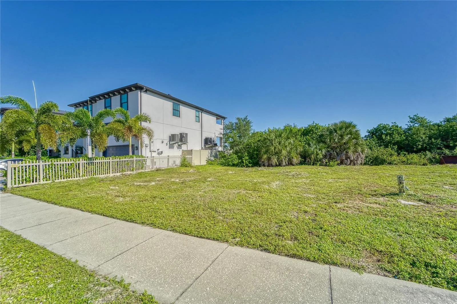 APOLLO BEACH BLVD
