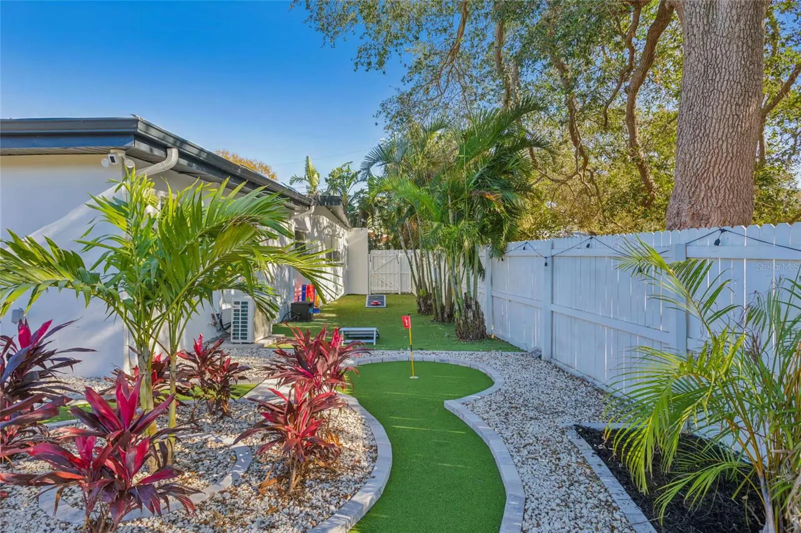 100 GATEWOOD DR