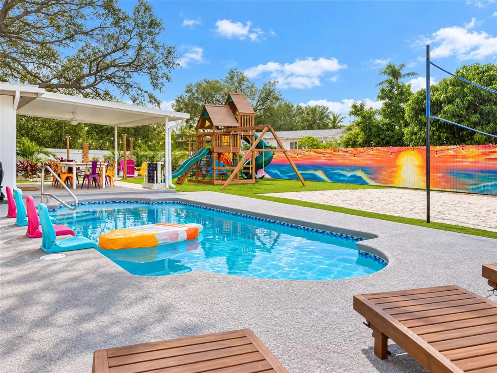 100 GATEWOOD DR