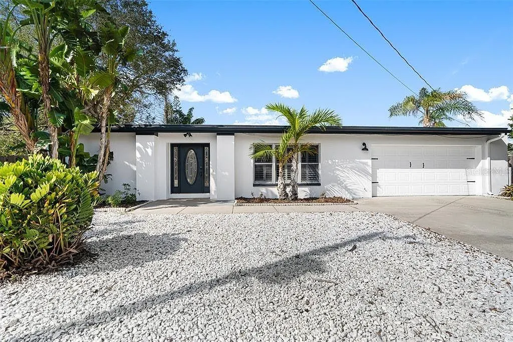 100 GATEWOOD DR