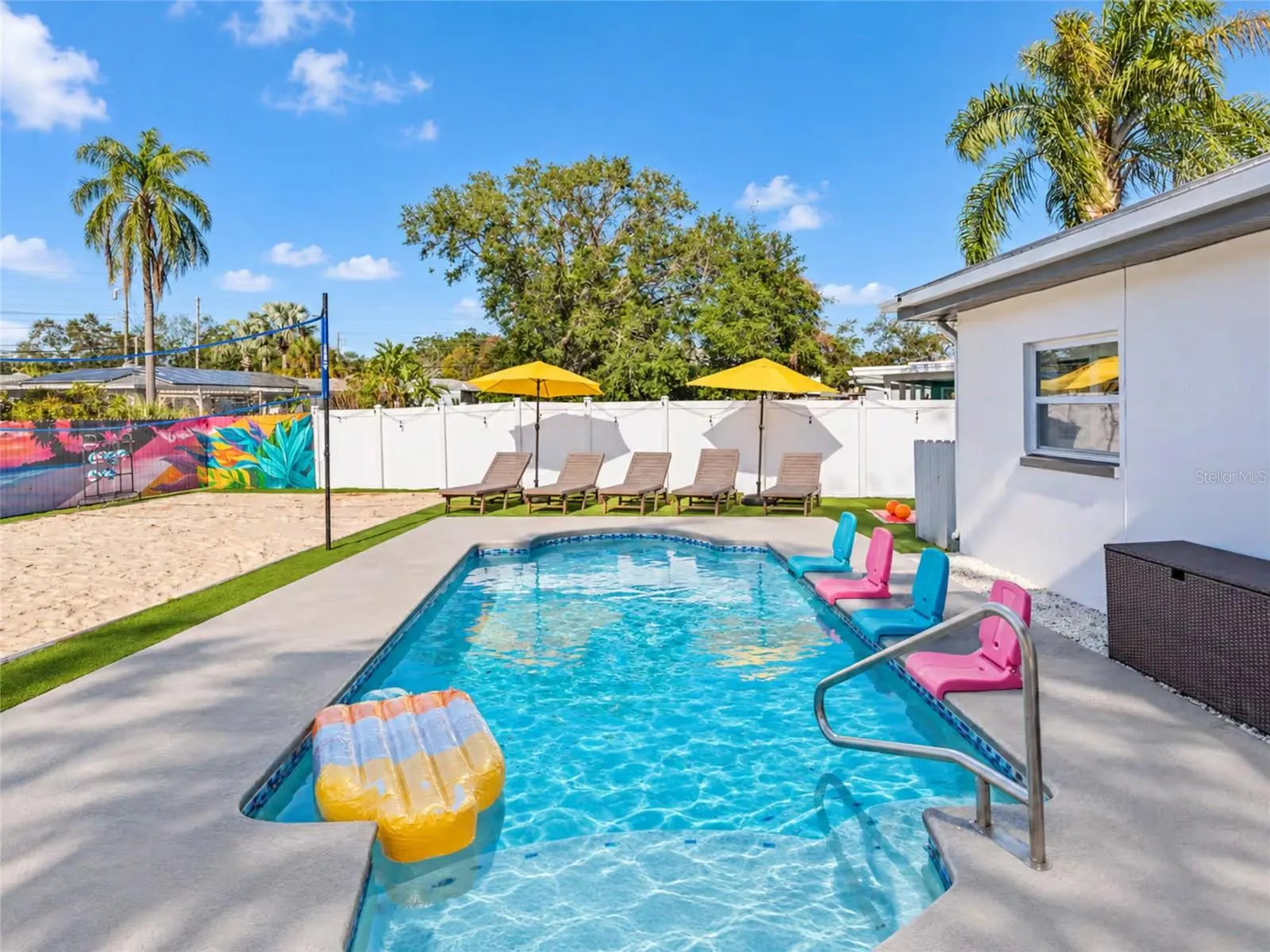 100 GATEWOOD DR