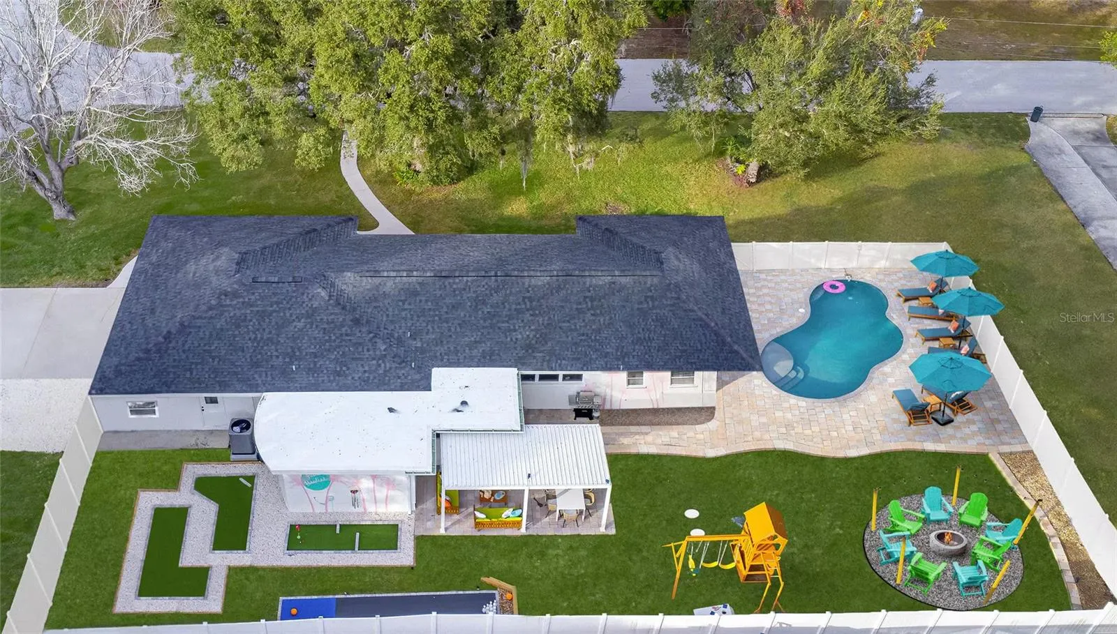 1749 MAGNOLIA DR