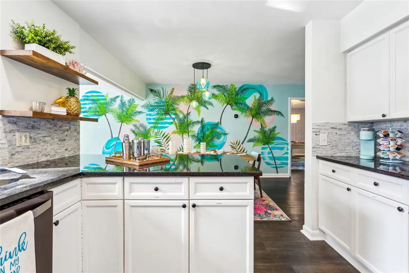 1749 MAGNOLIA DR
